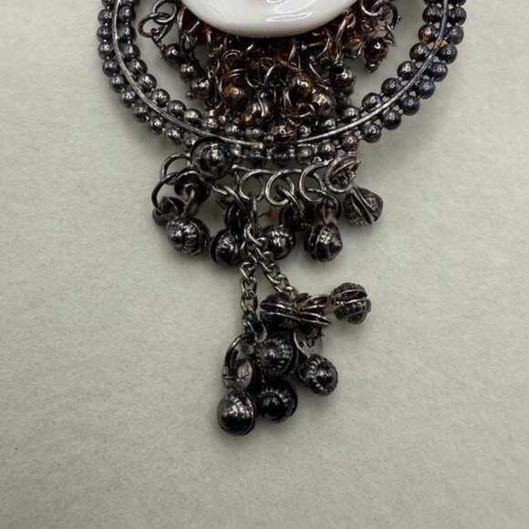 Vintage Retro Flapper Face Brooch Hand-Painted Lady Pin Art Deco Style - Picture 8 of 10